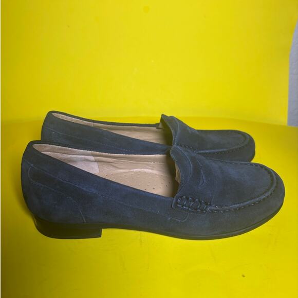 Array Women's Navy Blue Suede Leather Loafers Size 7.5 Narrow - Picture 1 of 5